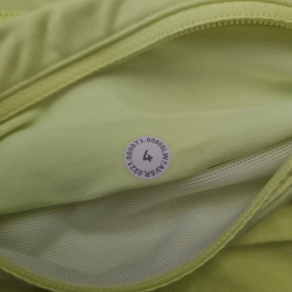 Lululemon Women's Yellow Bright Shorts Euc Size 4 - Picture 3 of 4